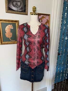 Vintage Y2K Women's Pink Snake-Print V-Neck Long Sleeve Top